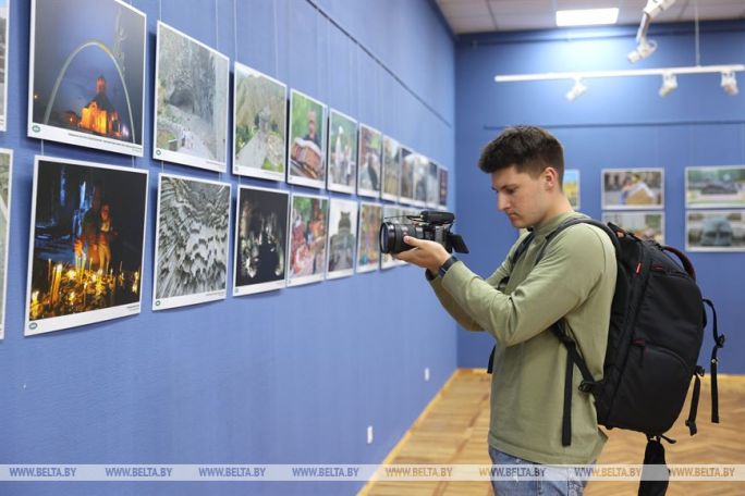 В Минске открылась выставка фоторабот о Беларуси и Армени