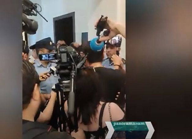 Журналистов не пускают в зал заседаний ВСС Армении