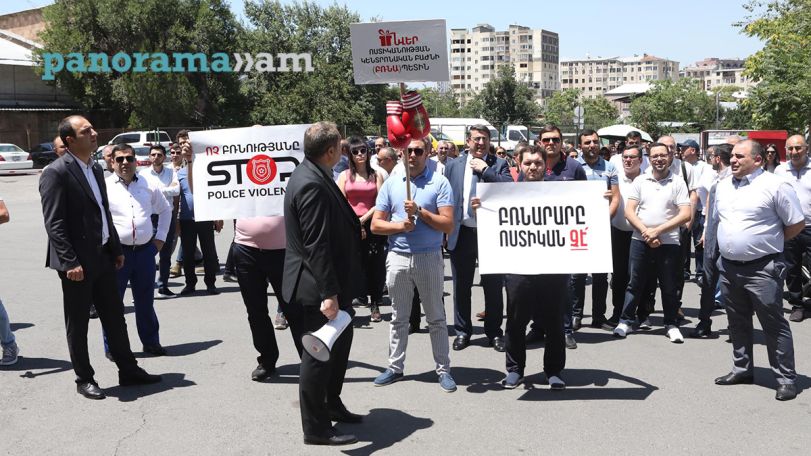 Փաստաբանների պահանջներից մեկը ոստիկանապետի հրաժարականն է