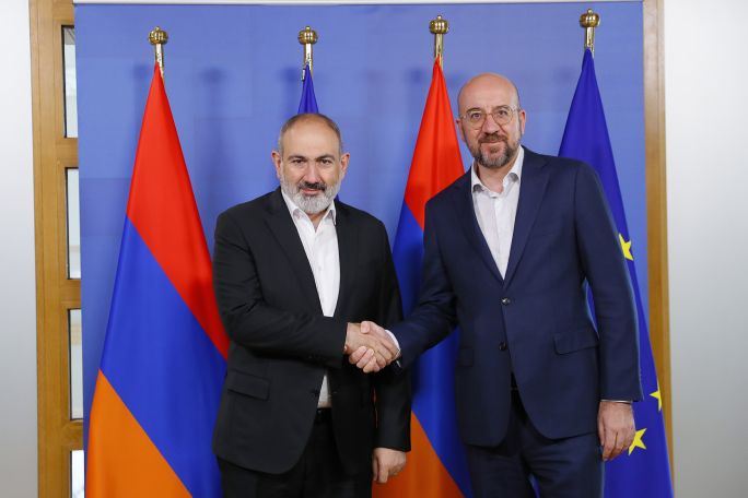 Փաշինյանն ու Միշելը քննարկել են եռակողմ հանդիպմանը վերաբերող հարցեր