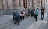 Missing soldiers' families start indefinite sit-in outside Armenian government