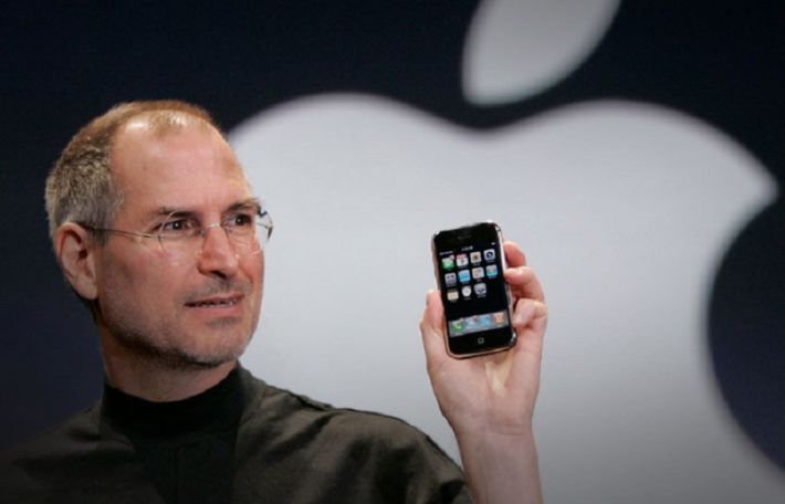 На аукционе более чем за $190 тыс. продали iPhone первого поколения