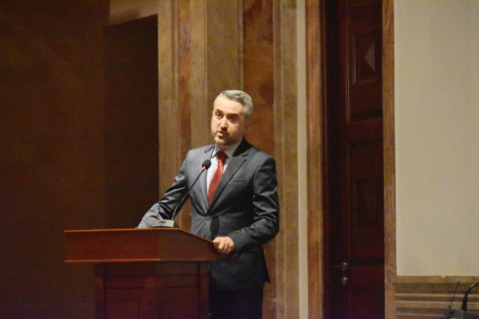 Խզմալյան. Մատենադարանը պետք է լինի առաջամարտիկ ընթացող տեղեկատվական պատերազմում