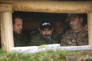Լրագրողի հիշեցումը. Հինգ տարի առաջ Ստեփանակերտի օդանավակայանում նիկոլին ջերմ ժպիտներով էին դիմավորում