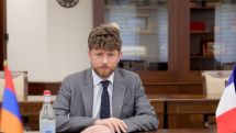 Франция требует восстановления свободного передвижения людей, товаров и грузов по Лачинскому коридору