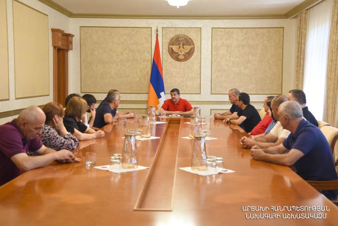 Artsakh president meets with militia fighters, MPs