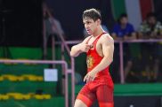 World Championships: Armenian wrestler beats Azeri, Georgian rivals to reach semifinals