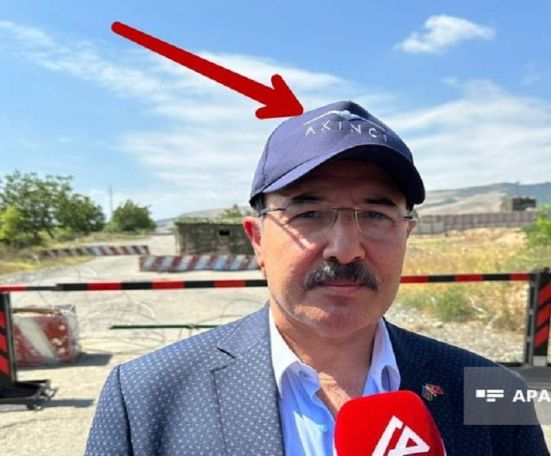Посол Турции в Азербайджане – у так называемых «гуманитарных фур» в кепке с логотипом турецкого тяжелого ударного беспилотника