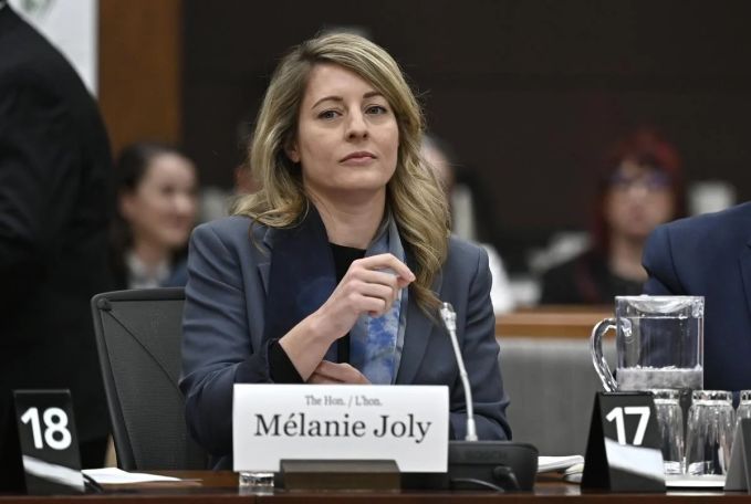 Canadian FM urged to break Azerbaijan's Artsakh blockade