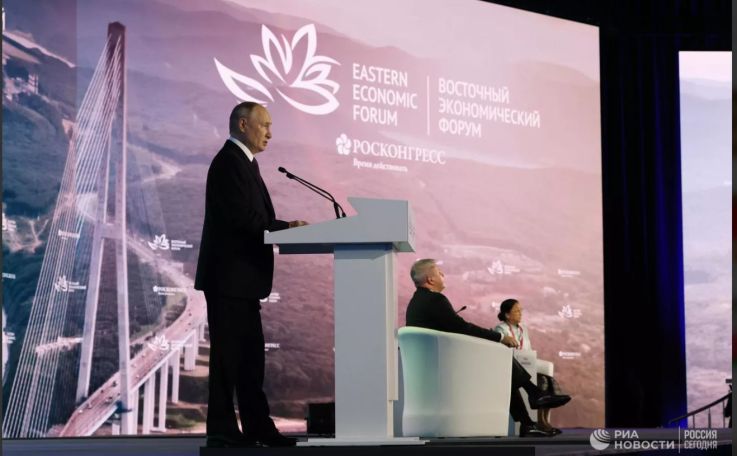 Putin says he communicates with Pashinyan regularly