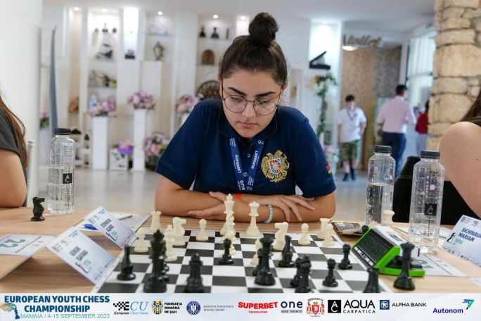 Armenian chess players among leaders at European Youth Championship