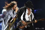 Группа Aerosmith перенесла прощальный тур из-за проблем со здоровьем фронтмена