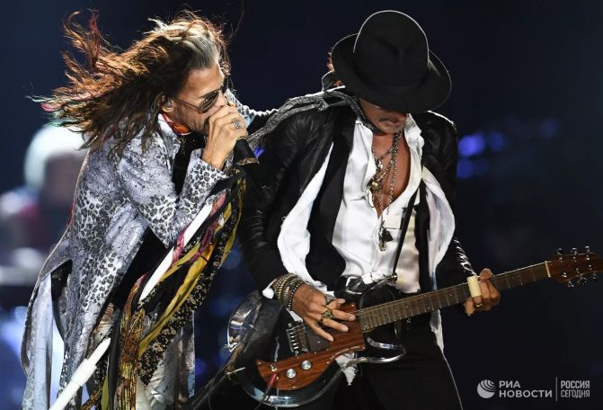 Группа Aerosmith перенесла прощальный тур из-за проблем со здоровьем фронтмена