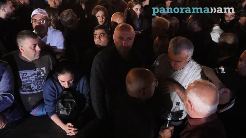 Իսկ մարդիկ պահանջում էին՝ հիմա, հիմա