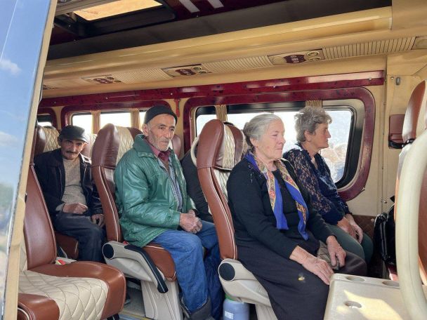 Over 1,000 refugees from Nagorno-Karabakh arrive in Armenia