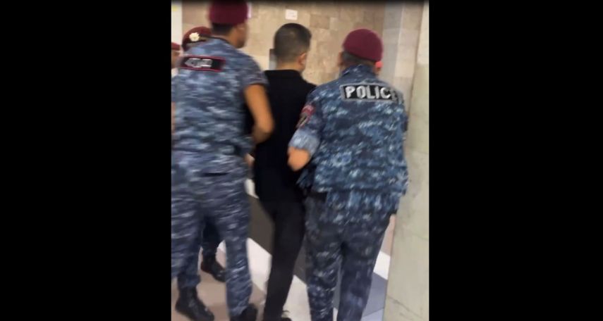Задержаны журналист Давид Саркисян и преподаватель ЕГУ Цолак Акопян