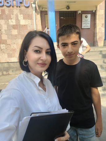 Արցախցի 14-ամյա տղային ոստիկանություն տանելիս ոստիկանները գլխին հարվածներ են հասցրել