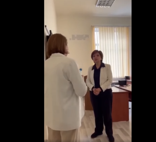 Քաղաքացին ՀՊՏՀ ռեկտորի մորն առաջարկել է խմել Նիկոլի ոտքերի ջուրը և շշով ոտքաջուրը փոխանցել է նրան