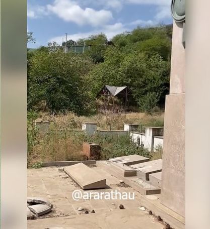 Monumentwatch.org: Азербайджанцы разрушили посвященный Арцахской освободительной войне памятник и хачкар в селе Ухтадзор Гадрутского района