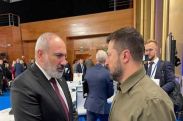 Համացանցում լուսանկարներ են տարածվում Փաշինյան-Զելենսկի զրույցից