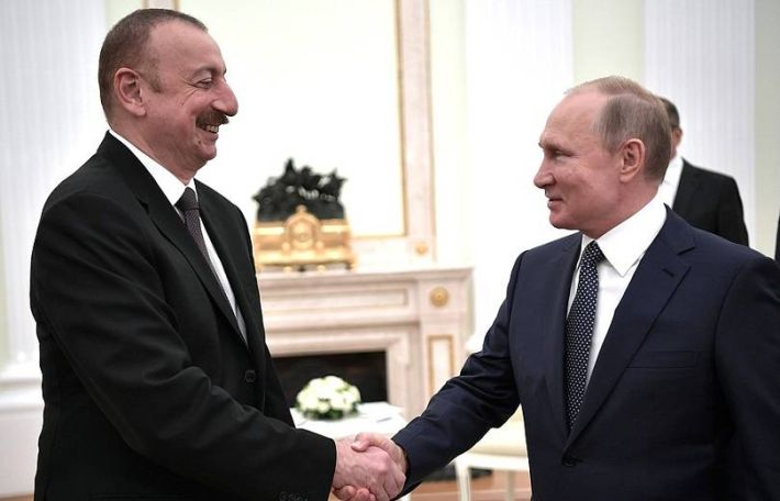 Путин прилетел в Бишкек, запланирована его отдельная беседа с Алиевым