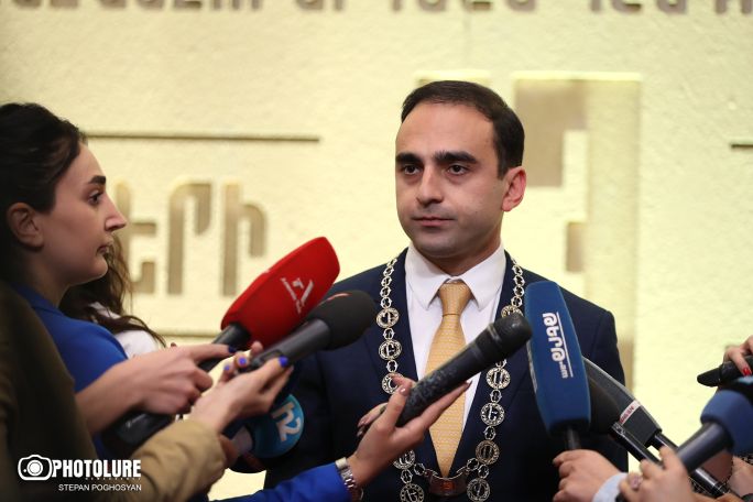 Ավինյան. Քաղաքապետարանը լրագրողների ու այլ պաշտոնյաների հանդիպման վայր չէ