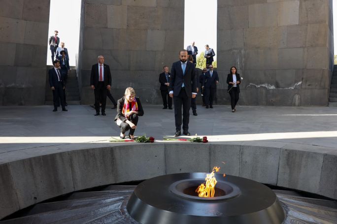 'We remember and demand': Canadian FM pays tribute to Armenian Genocide victims