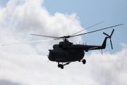 Вертолет Ми-8 с десятью людьми на борту совершил вынужденную посадку на Ямале