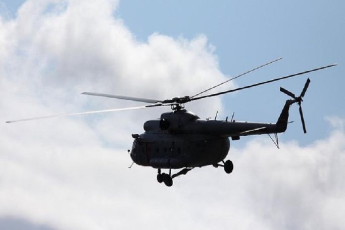 Вертолет Ми-8 с десятью людьми на борту совершил вынужденную посадку на Ямале