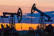 Цены на нефть завершают неделю резким снижением