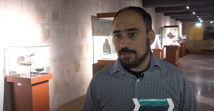 7-րդ դասարանի «Հայոց պատմության» դասագրքի գոնե քարտեզները արտացոլում են թուրքական ազգայնամոլական մոտեցումները հայերի և հայերի ծագման մասին. Բադալյան
