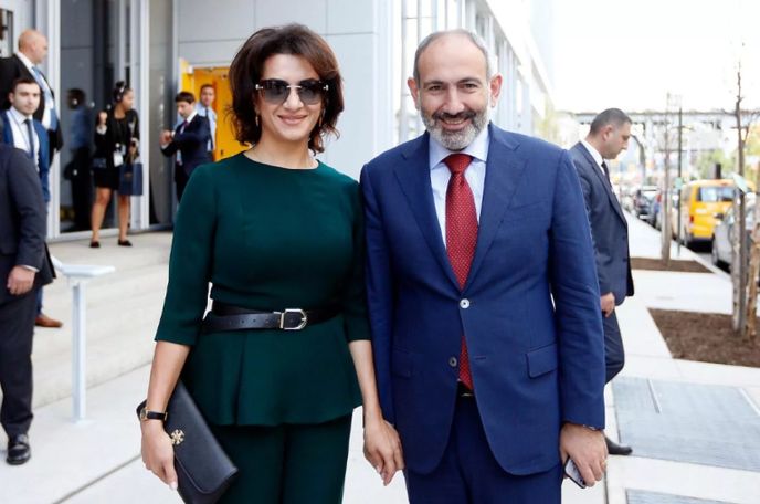 Pashinyan off to France with spouse