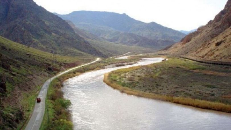 Հայաստանը հրաժարվում է հաղորդակցության ուղի տալուց, այդ պատճառով Արաքսի հարավային ափով է երկաթուղի կառուցվելու.Ալիև