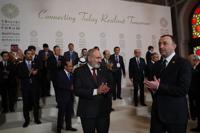 Փաշինյանը մատները խաչել էր  Վրաստանի՝  ԵՄ թեկնածուի դառնալու համար