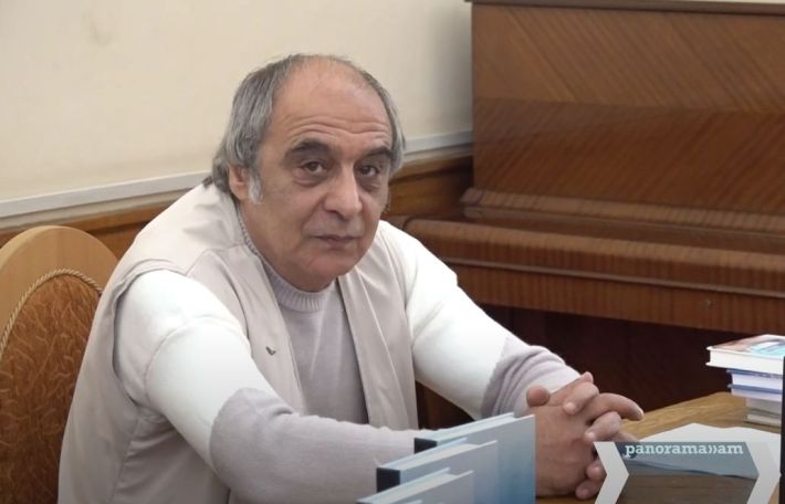 Նորմալ, իրեն հարգող մտավորականը միշտ պետք է դժգոհ լինի ներկա իշխանություններից. Արթուր Անդրանիկեան