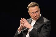 Крупные компании остановили размещение рекламы в X после заявлений Маска