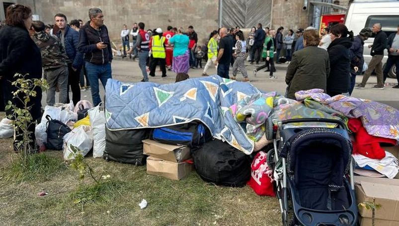 Artsakh refugees to receive pensions and allowances in Armenia