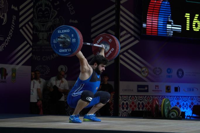 Armenia's Garik Karapetyan wins gold at IWF World Junior Championships