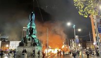 За нападением на школу в Дублине последовали беспорядки и грабежи