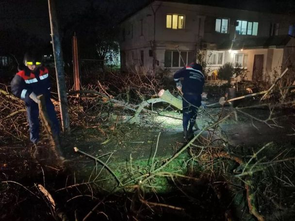 В Крыму под Судаком из-за непогоды погиб один человек