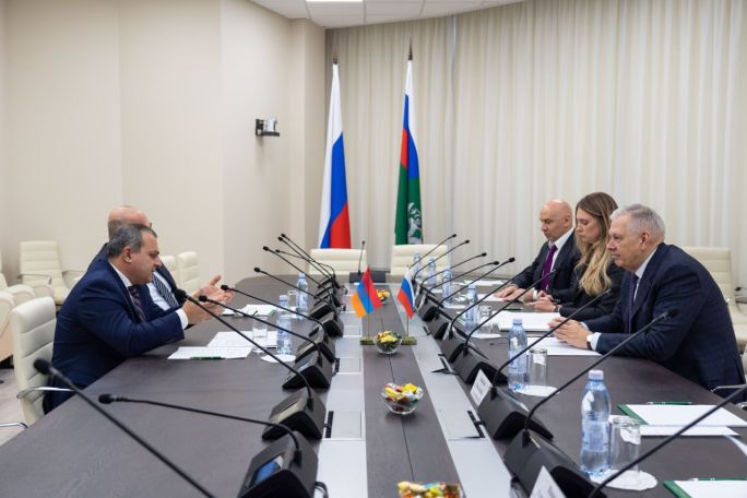 ՍԱՏՄ ղեկավարը Մոսկվայում ընդունել է ռուսական կողմի մեղադրանքները ու խոստումներ տվել