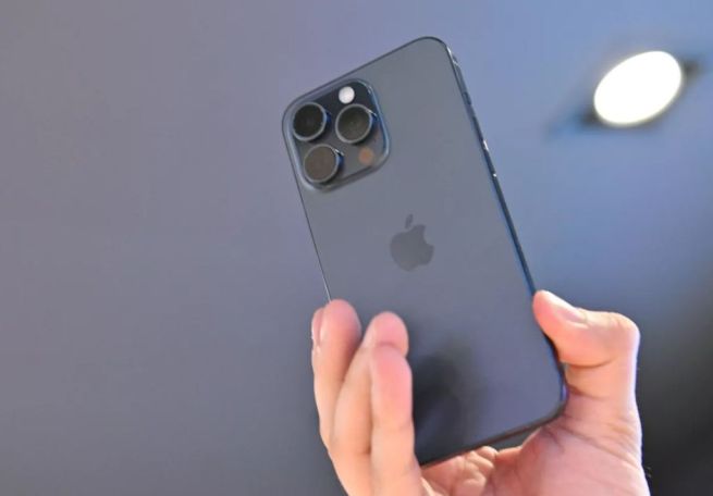 Apple plans major expansion of iPhone production in India