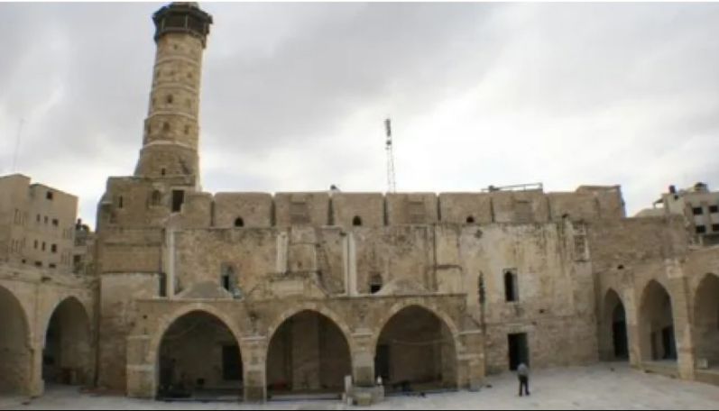 Israel destroys largest mosque in Gaza