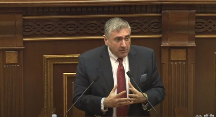 Оппозиционный депутат: Накапливаем долги, очередной кредит преподносится правительством Армении в красивой обертке