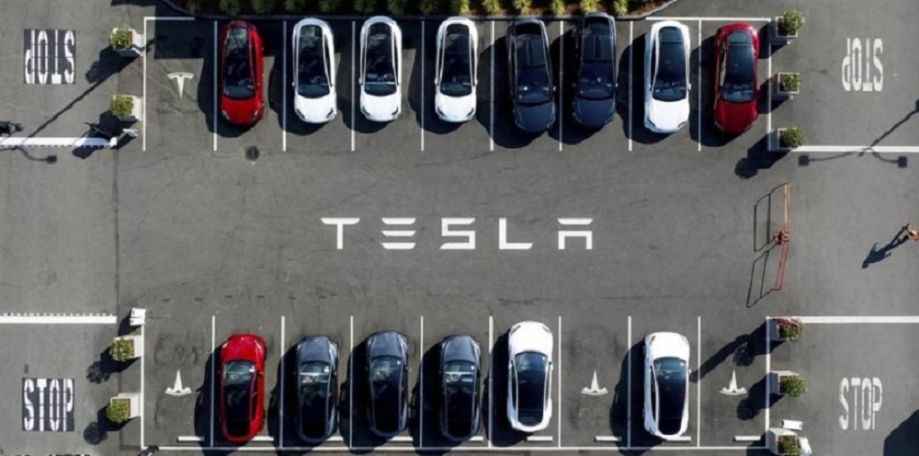 Компания Илона Маска Tesla отзывает более 2 млн своих электромобилей
