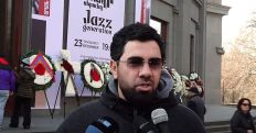 В Ереване в последний путь провожают певца Ара Мартиросяна