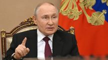 Владимир Путин поздравил с Новым годом и Рождеством Роберта Кочаряна и Сержа Саргсяна