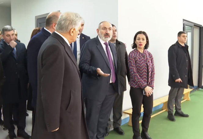 Էս դահլիճները մեկը երկար ա, մեկը կարճ ա. Փաշինյան