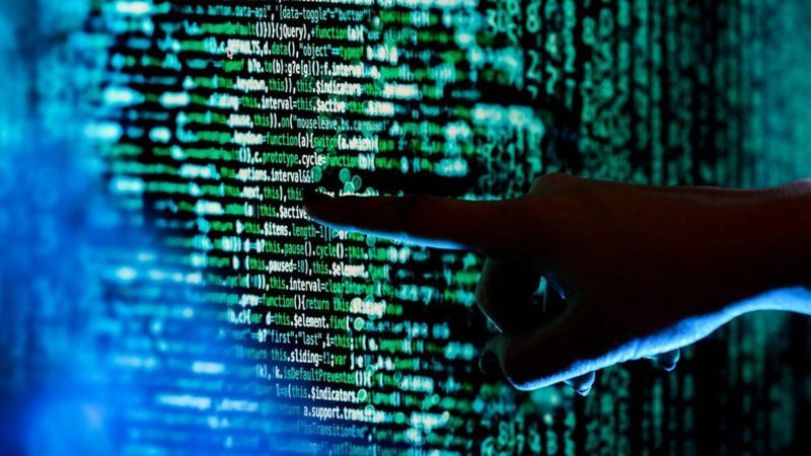 Нейросеть научилась определять примерный год смерти человека