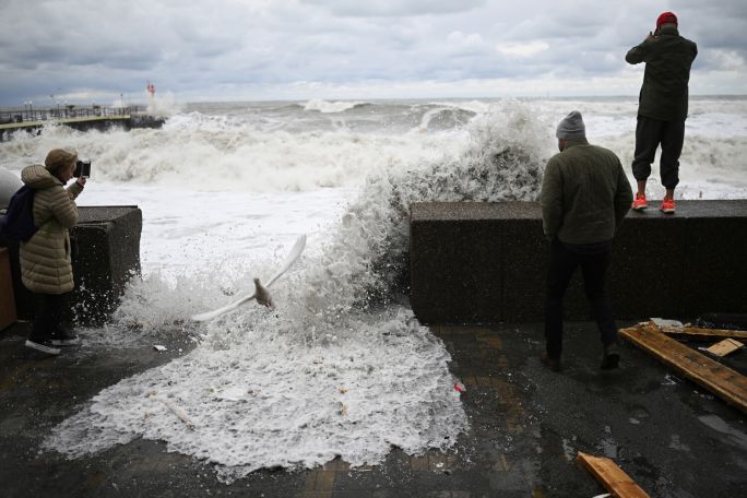 Экстренное предупреждение из-за подъема уровня воды в реках объявили в Сочи